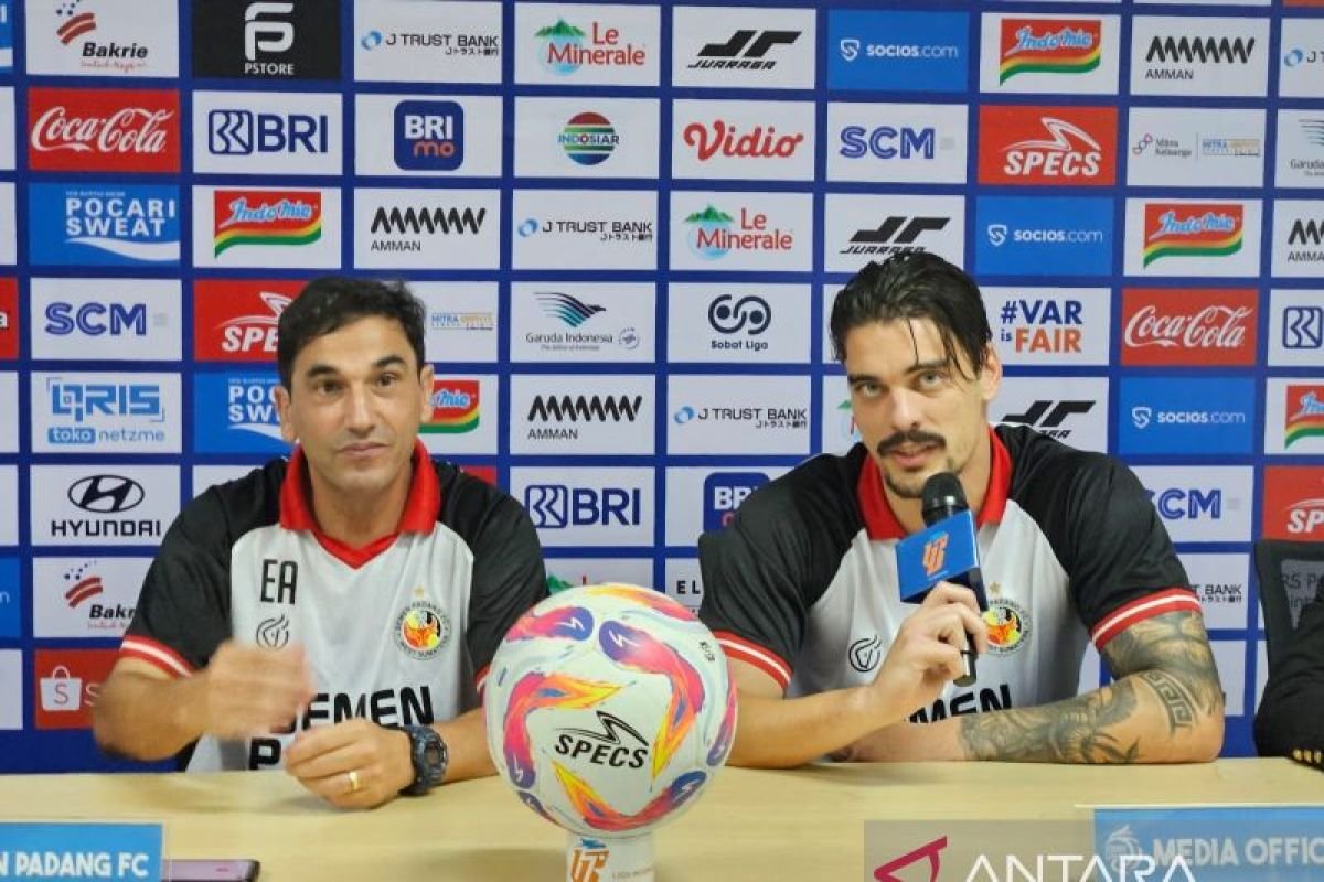Tidak Ada Beban bagi Pemain Semen Padang: Pelatih Carlos Almeida