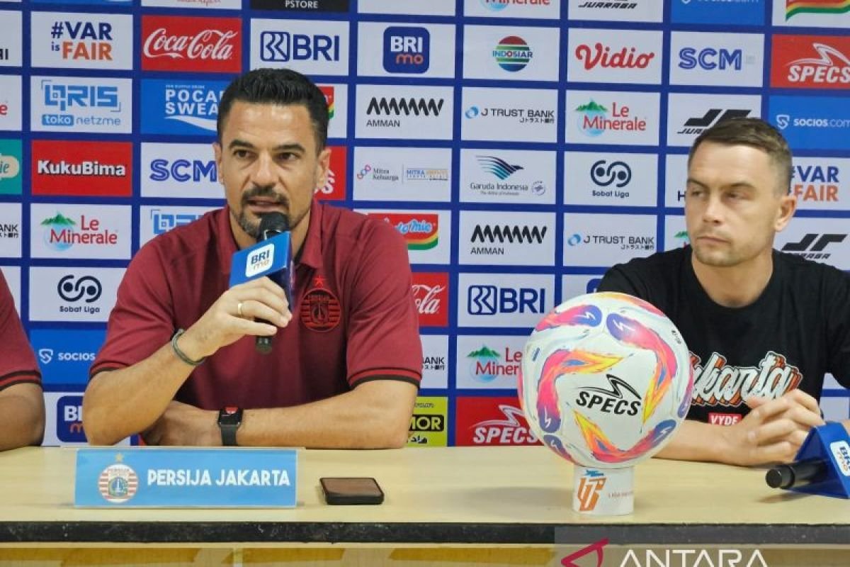 Pertandingan Menarik: Doni Tri Tampilkan Aksi Gemilang Saat Persija Jakarta Jamu Semen Padang