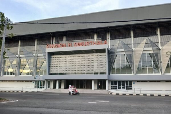Persiraja Daftarkan Dua Stadion untuk Kandang Liga 2 Musim 2025/2026" 

Alternatif judul:
"Persiraja Siapkan Dua Stadion untuk Liga 2 Musim 2025/2026" 
atau 
"Persiraja Memilih Dua Stadion sebagai Kandang untuk Liga 2 2025/2026