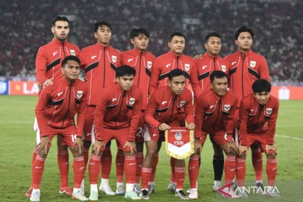 Vanenburg Umumkan 23 Pemain untuk Kualifikasi Piala Asia U-23 2026″
Alternatif judul:
“Daftar 23 Pemain Jelang Kualifikasi Piala Asia U-23 2026 dari Vanenburg Vanenburg Umumkan 23 Pemain untuk Kualifikasi Piala Asia U-23 2026"
Alternatif judul:
"Daftar 23 Pemain Jelang Kualifikasi Piala Asia U-23 2026 dari Vanenburg